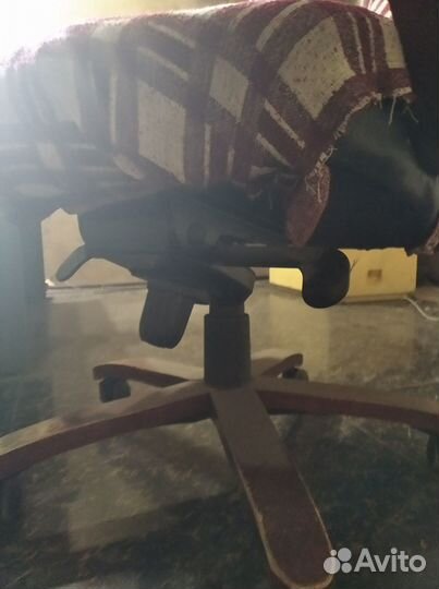 Кресло руководителя офисное