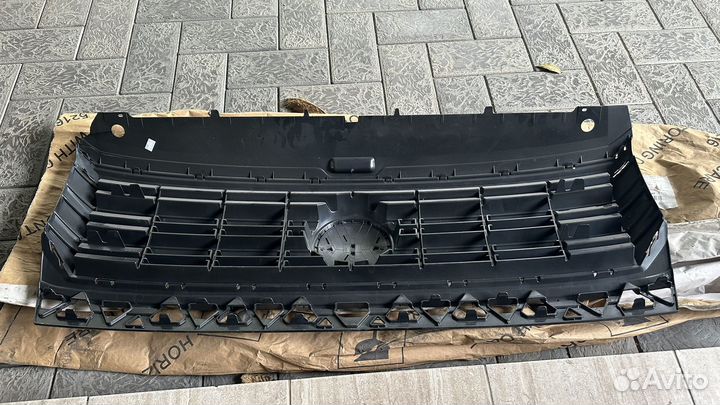 Решётка радиатора на Volkswagen Crafter