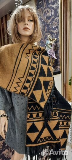 Новый,шикарный 2х сторонний палантин,Европа