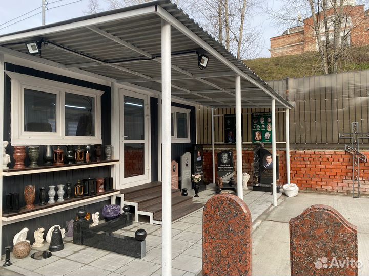 Памятники на могилу из натурального гранита