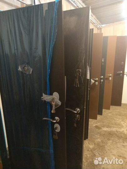 Дверь входная металлическая