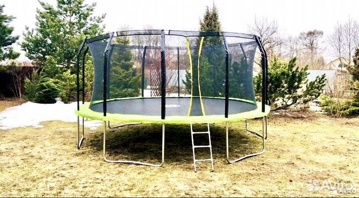 Батут с защитной сеткой для дачи