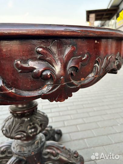 Антикварный резной стол