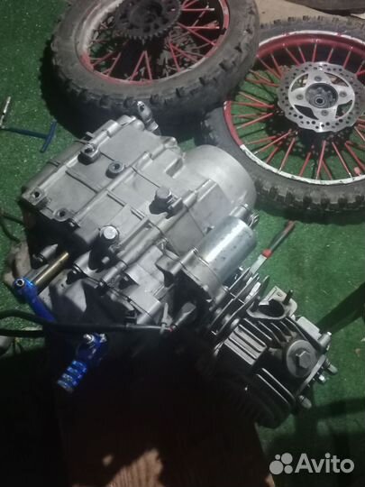 Двигатель yx125 электростартер