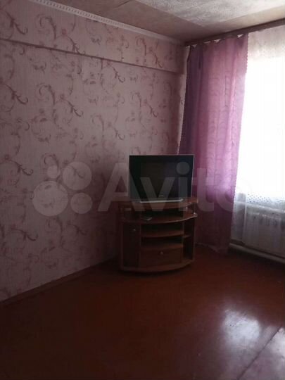2-к. квартира, 40 м², 1/4 эт.