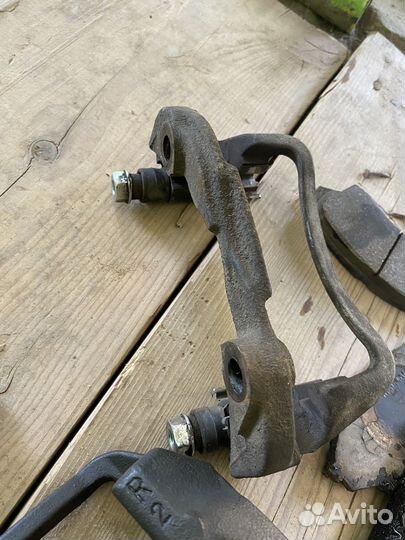 Суппорта передние toyota mark 2 100