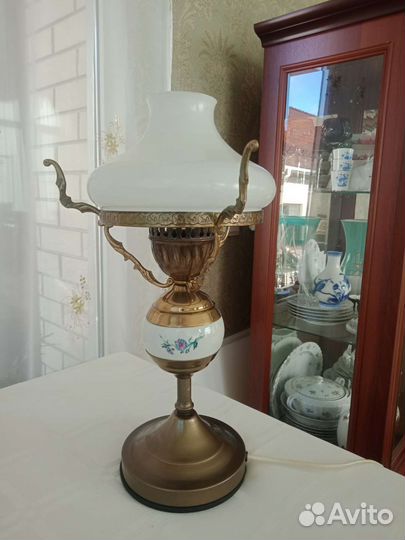 Настольная лампа времен СССР