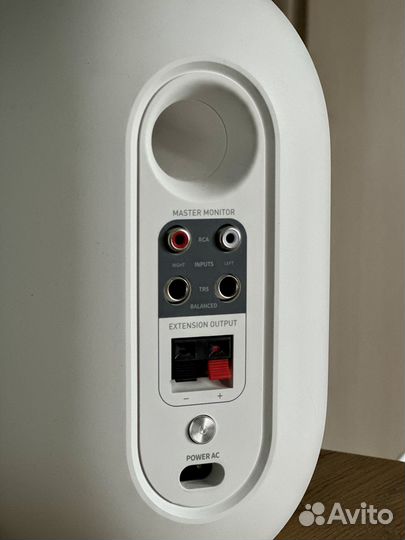 Продам студийный колонки мониторы JBL-104 BT