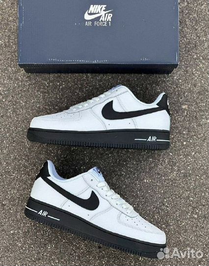 Nike air force 1 белые с чёрн разм. 44