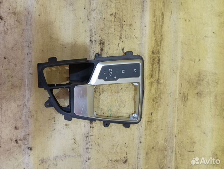 Накладка индикатора переключения Audi A4 B9 2015