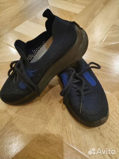 Кроссовки 32