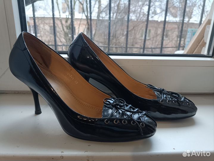 Туфли лаковые 40 размер