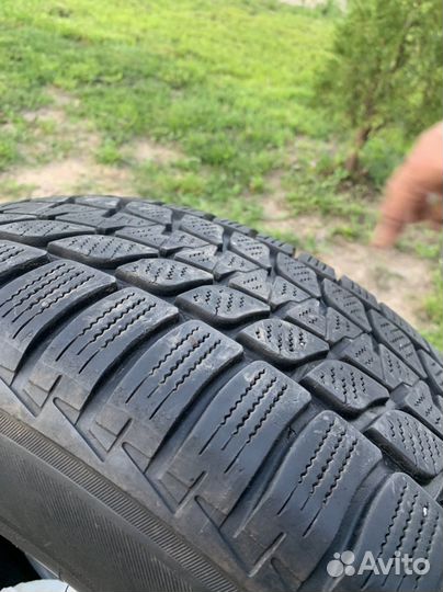 Bridgestone Blizzak LM-25 235/60 R17