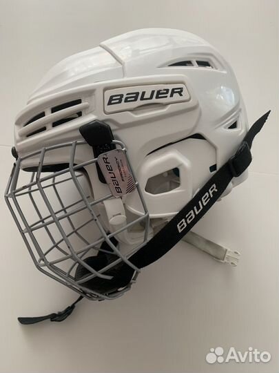 Хоккейный шлем