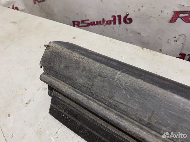 Накладка двери передняя левая Toyota Rav4 CA40