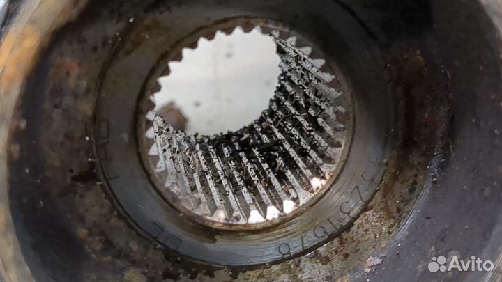 Ступица (кулак, цапфа) левая передняя Opel Zafira B