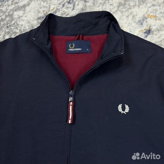 Куртка Fred Perry. Внутри флис