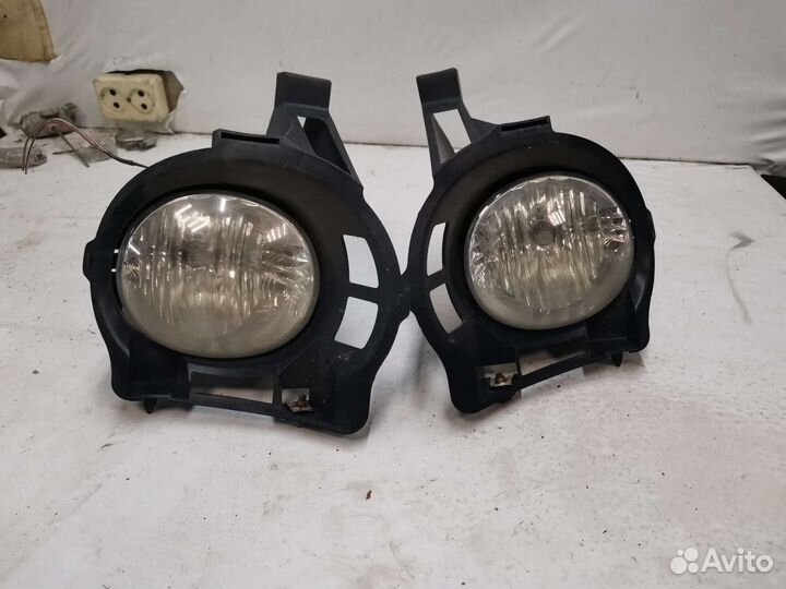 Противотуманные фары Toyota Porte NNP15