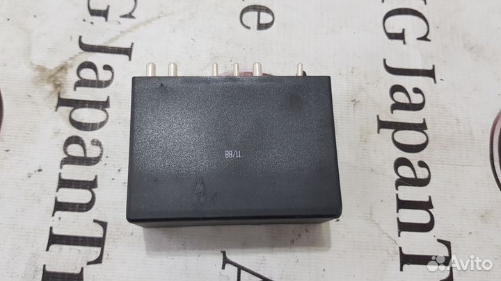 Блок управления реле на Mercedes-Benz W126 W124