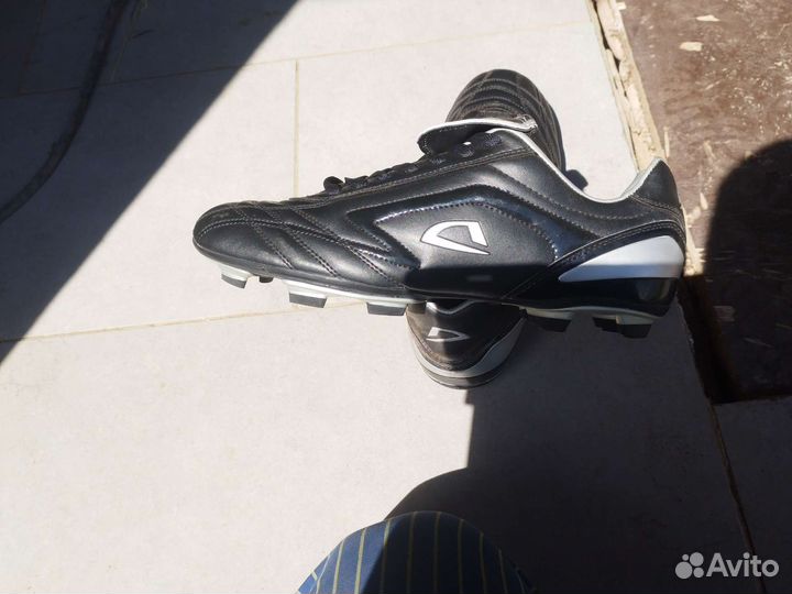 Футбольные бутсы