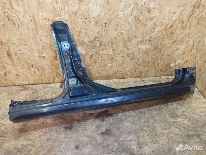 Порог правый со стойкой Nissan Almera Classic