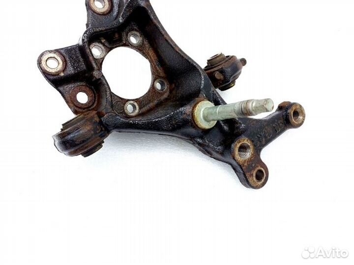 Кулак поворотный задний правый Toyota Camry XV70