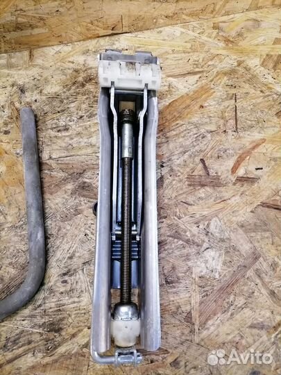 Домкрат Audi A6 C6