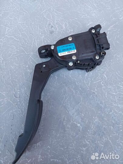 Электронная педаль газа. Рено сандеро 1