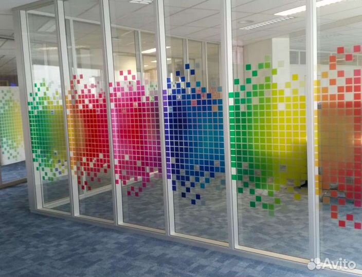 Изготовление рекламной самоклеящаяся плёнки печать