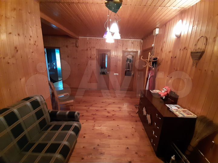 Дом 196 м² на участке 8 сот.