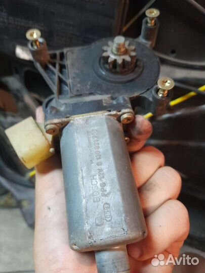 Моторчик стеклоподъёмника Mercedes W210