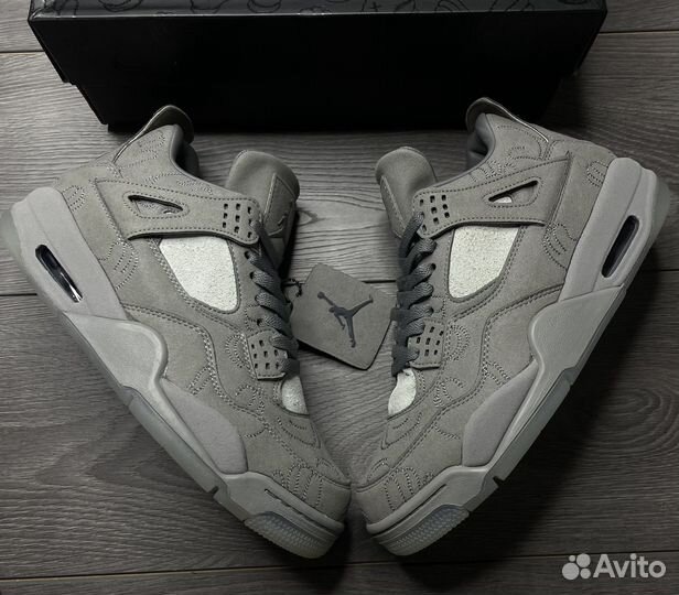 Nike air jordan 4 retro kaws