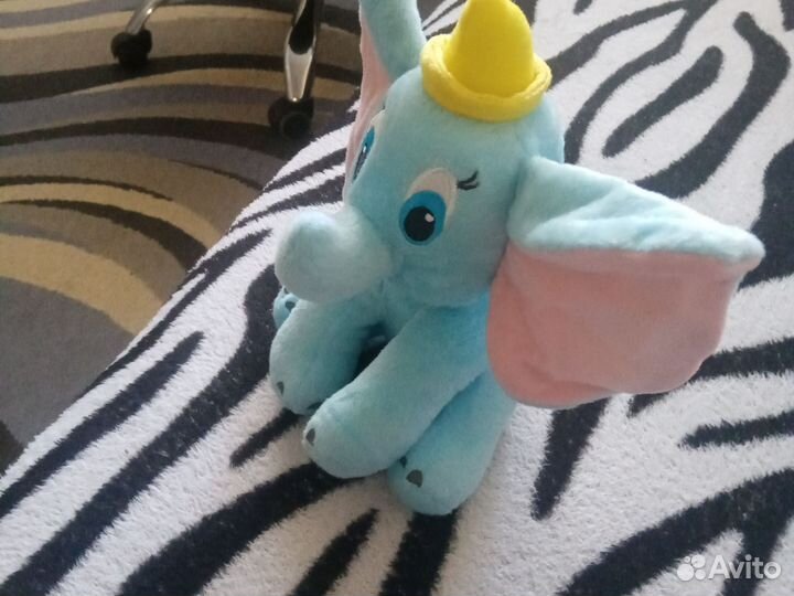 Слоник дамбо