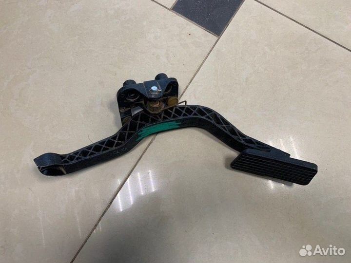 Педаль газа Hyundai Elantra XD G4ED 2008