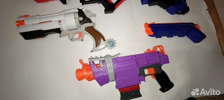 Кукольный театр, пистолеты, пазлы