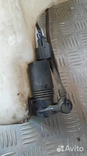 Бачок омывателя Ford Fiesta хэтчбек 1.4 2008