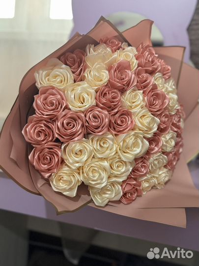 Букет из атласных роз