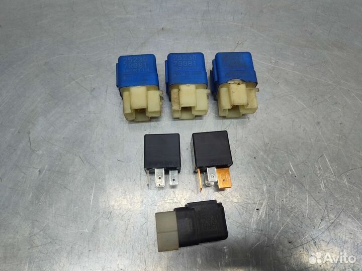 Реле Nissan Almera N15 1998 г.в