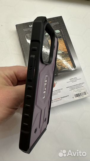 Чехол на iPhone 14 pro uag