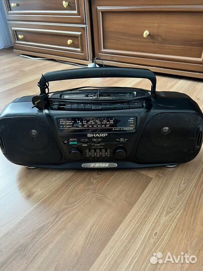 Кассетный магнитофон sharp