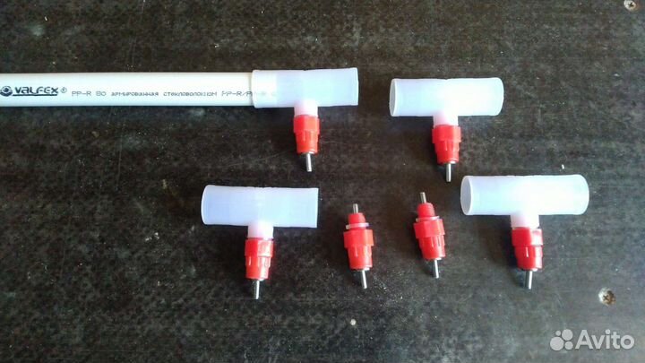 Ниппельные поилки для птиц