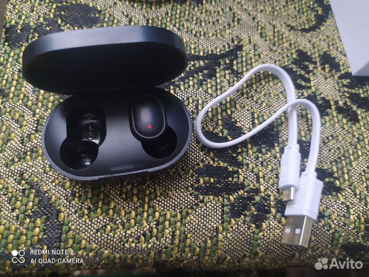 Наушники беспроводные, зарядный провод для часов