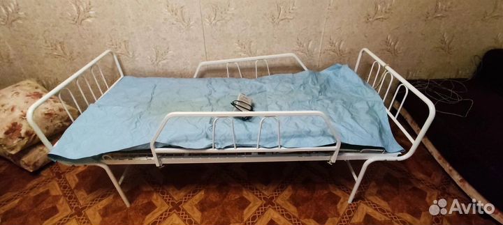Медицинская кровать для лежачих больных