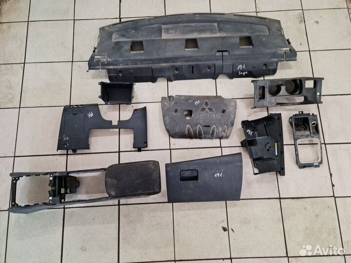 Пластик салона Mitsubishi Lancer X