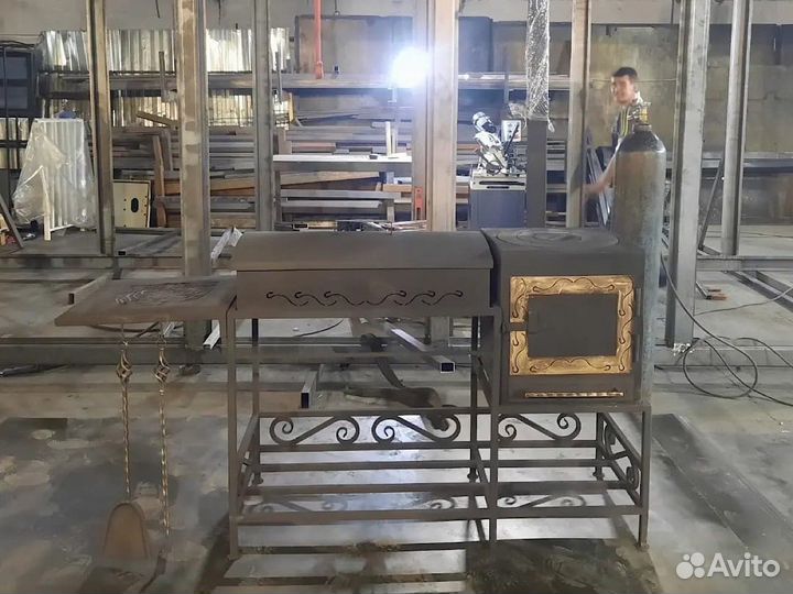 Мангал с крышей