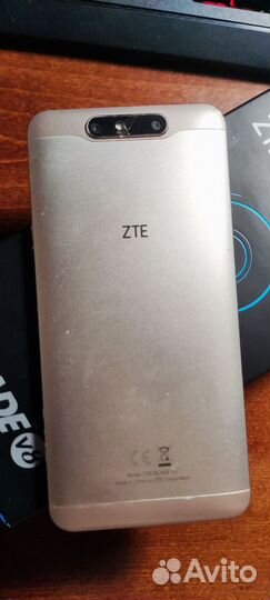 ZTE Blade V8, 3/32 ГБ