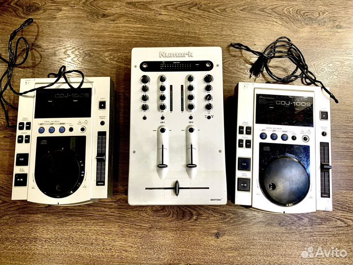Pioneer CDJ 100 и DJ микшер Numark Matrix 2