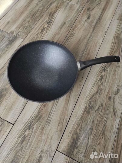 Сковорода WOK