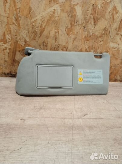 Козырек солнцезащитный Nissan Pathfinder R51 Лев