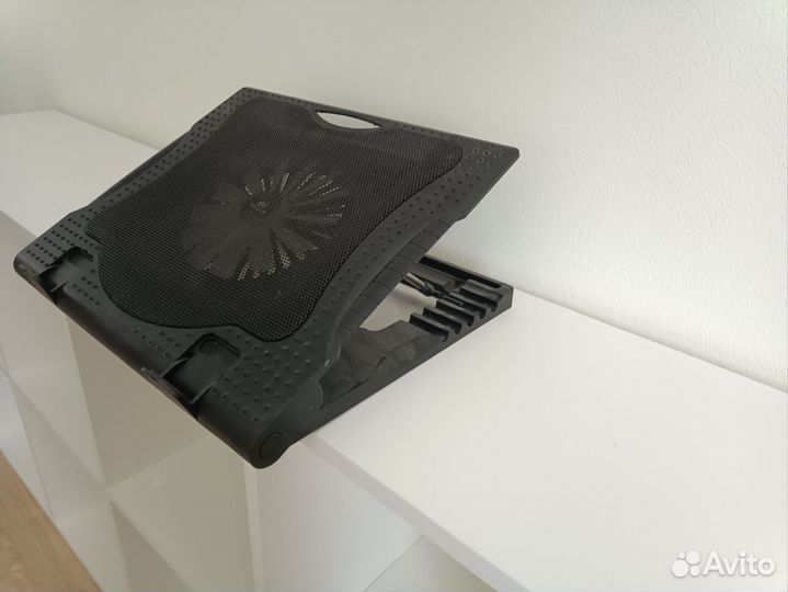 Подставка с охлаждением для ноутбука
